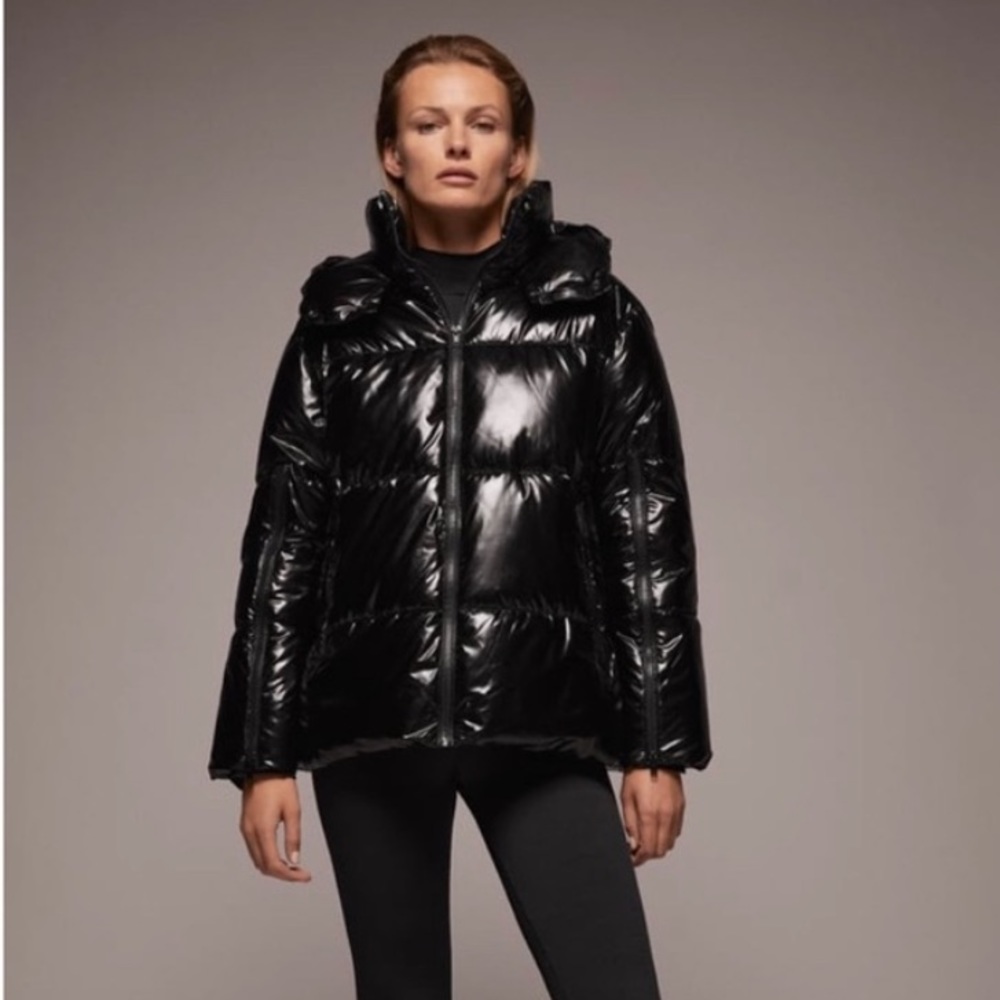 NWOT Zara vinyl effect puffer FW2020